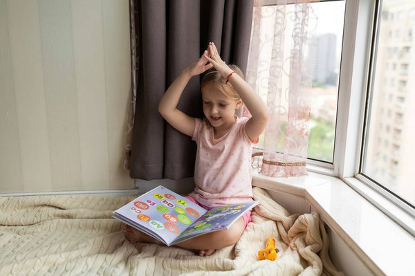 How Does Phonics-Based Learning Improve Literacy Rates Among UK Schoolchildren?